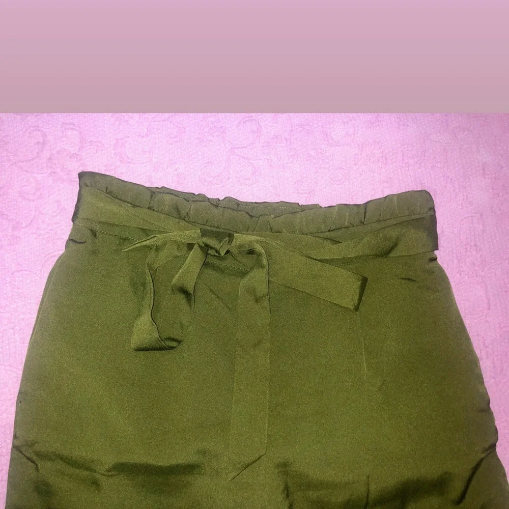 Adorable Dressy Pants 💚 - Picture 5 of 10